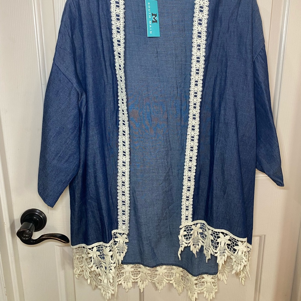 Plus sized - Lace/denim shrug